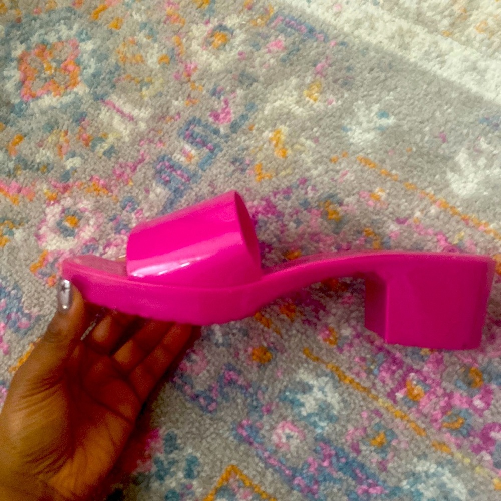 Mudd heels size 7.5 and is really cute and comfy